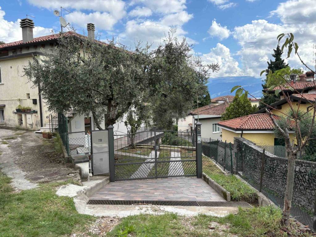 Appartamento a Gardone riviera in Via Resola - Foto 4