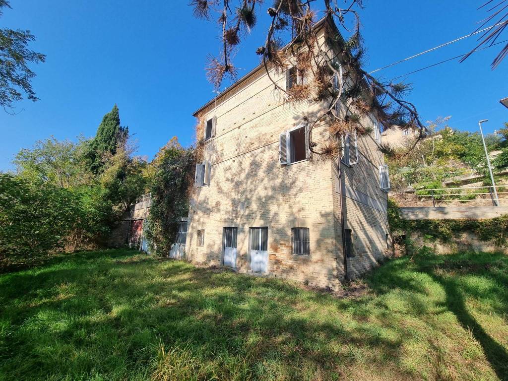 Casa indipendente a Mogliano in Via Benedetto Cairoli, 74 - Foto 5