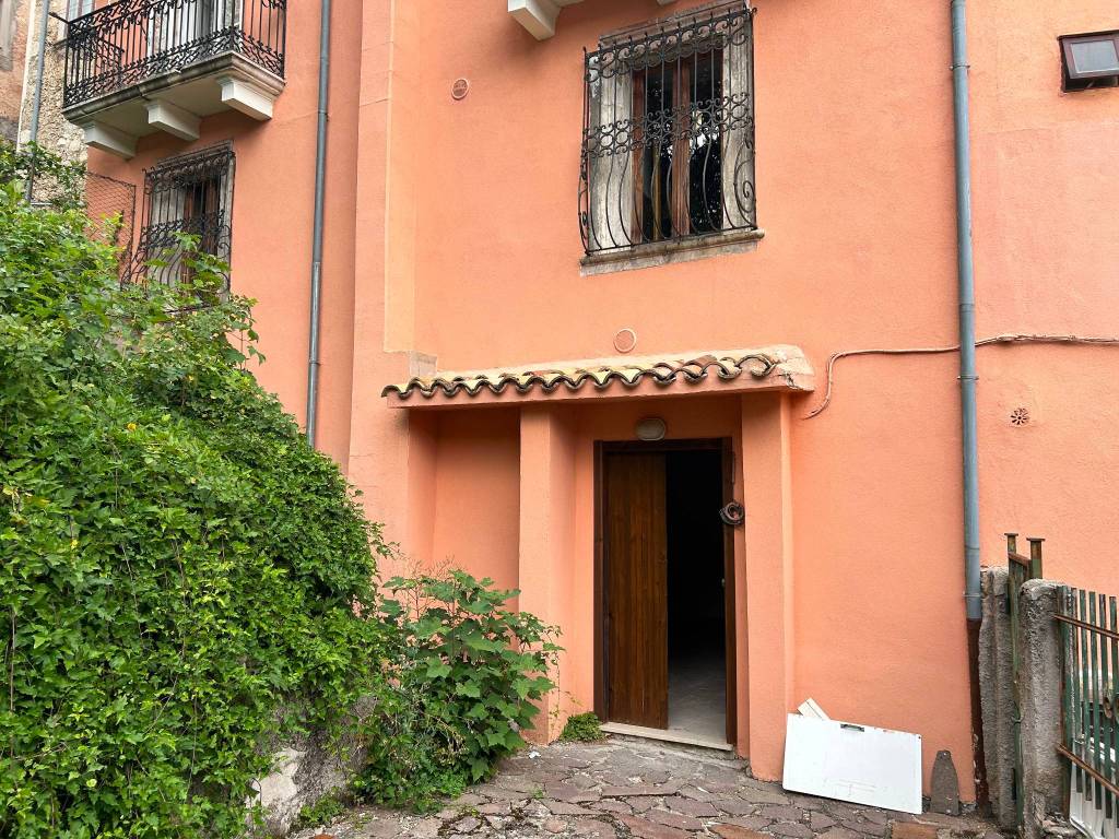 Appartamento a Ovindoli in Via della Chiesa - Foto 4