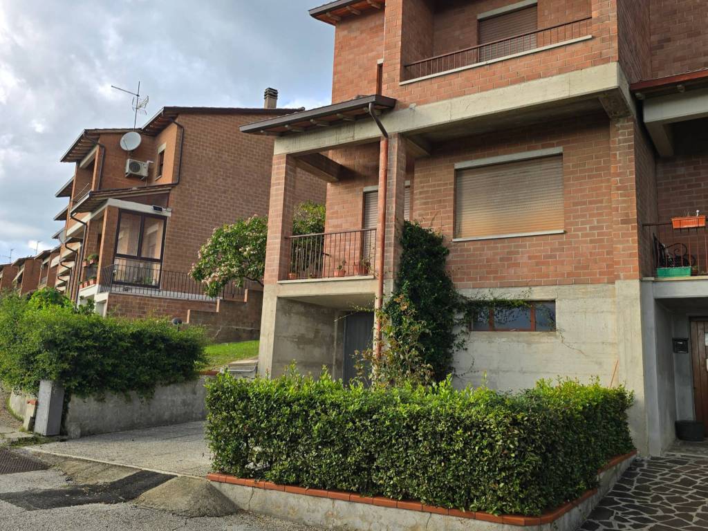 Villetta a schiera a Assisi in Via delle Querce, 30 - Foto 2