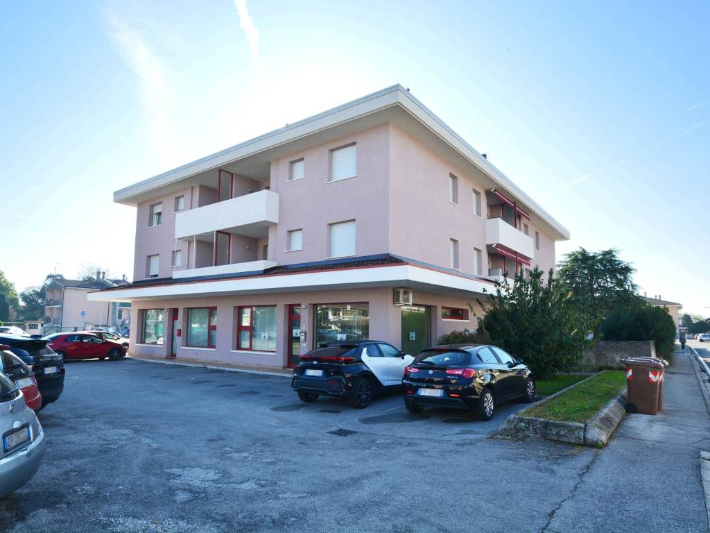 Appartamento a Torri di quartesolo in Via dei Pini, 1 - Foto 2