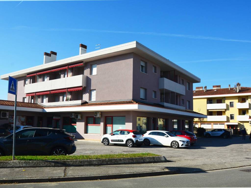 Appartamento a Torri di quartesolo in Via dei Pini, 1 - Foto 3