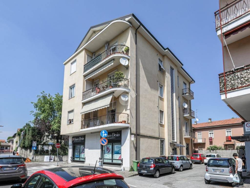 Appartamento a Verano brianza in Via Papa Pio XII, 1 - Foto 2