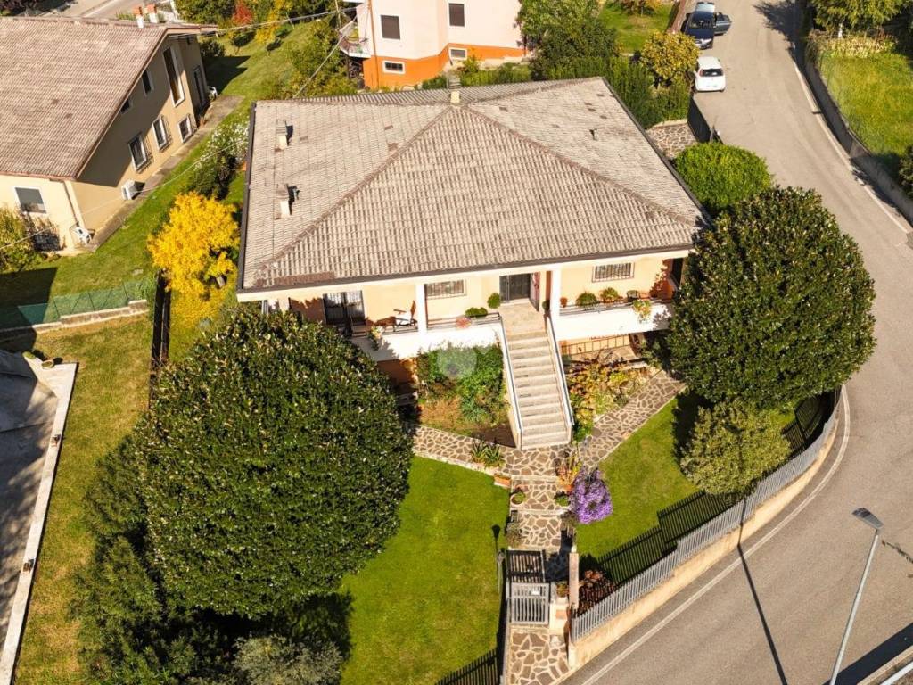 Villa a Colognola ai colli in Via Montello, 3 - Foto 2