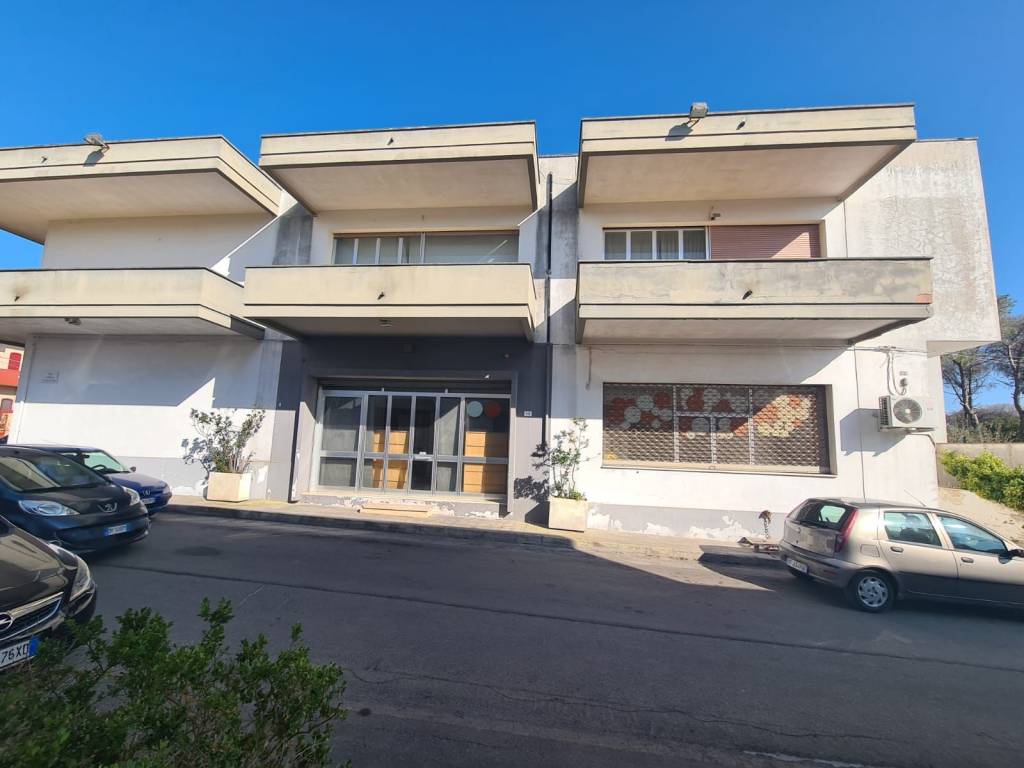 Palazzo / stabile a Tuglie in Corso Cesare Vergine, 37 - Foto 2