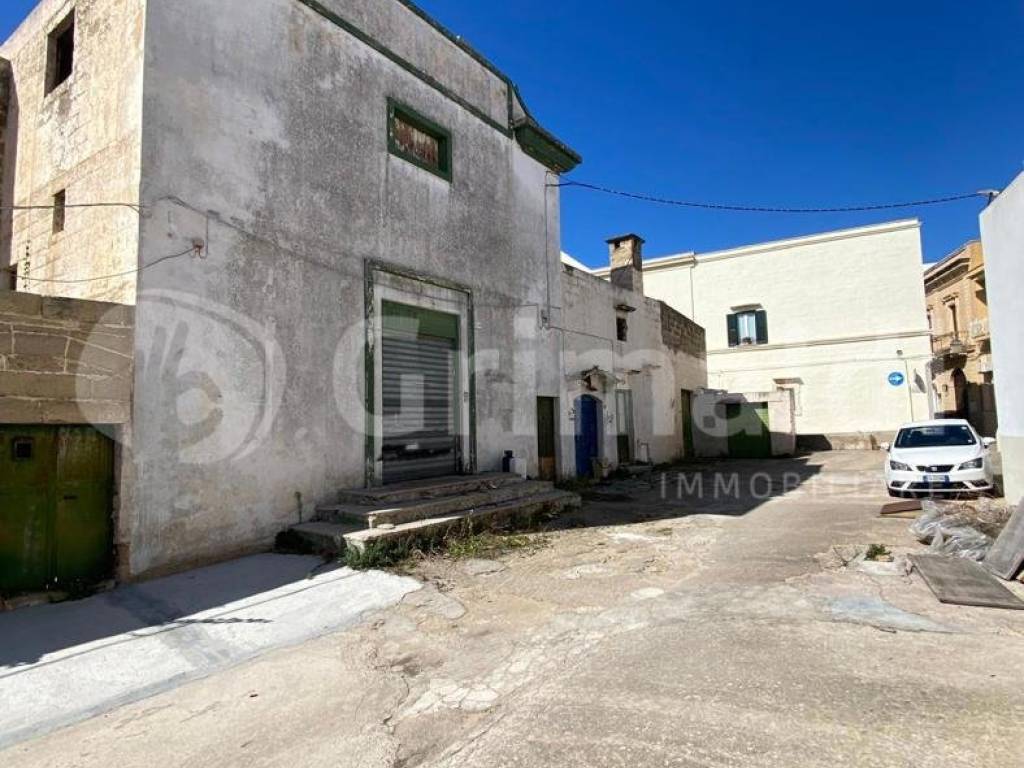 Palazzo / stabile a Tuglie in VIA ALDO MORO, 50 - Foto 2