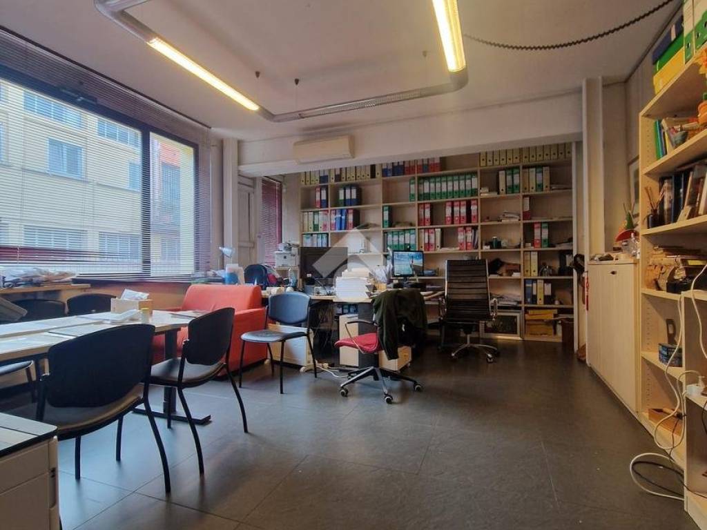 Immobile a Bologna in VIA FILIPPO ANTOLINI, 7 - Foto 2