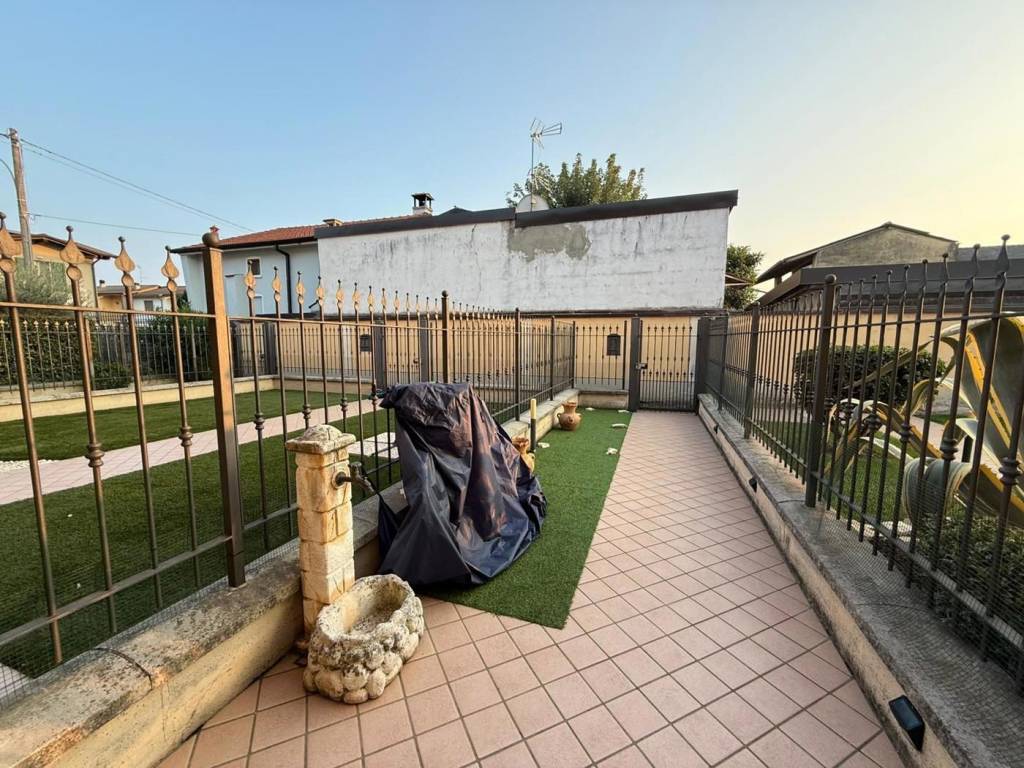 Appartamento a Castrezzato in via xxiv maggio, 30 - Foto 3