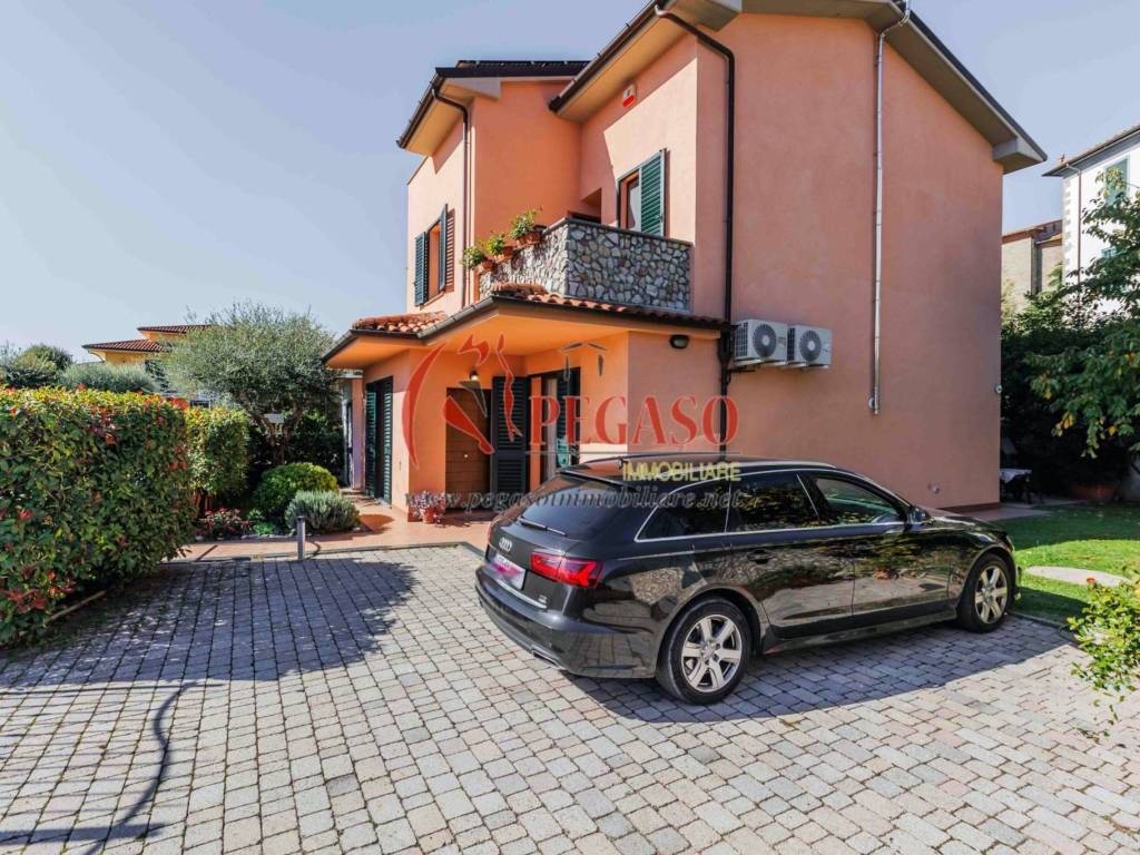Villa a Pescia in Via Santovecchio - Foto 3