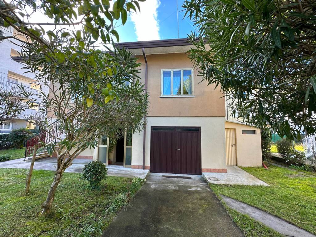 Villa a Lignano sabbiadoro in Via Garda - Foto 2