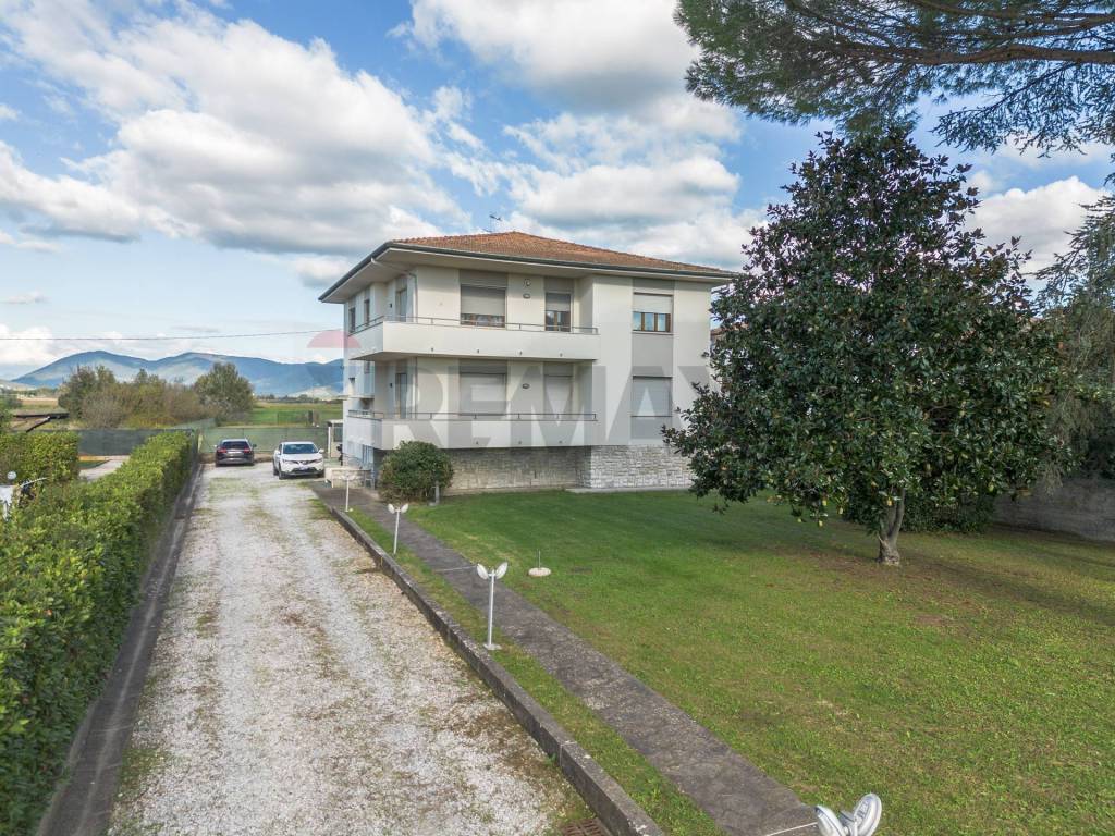 Casa indipendente a San giuliano terme in STRADA STATALE AURELIA, 20 - Foto 2
