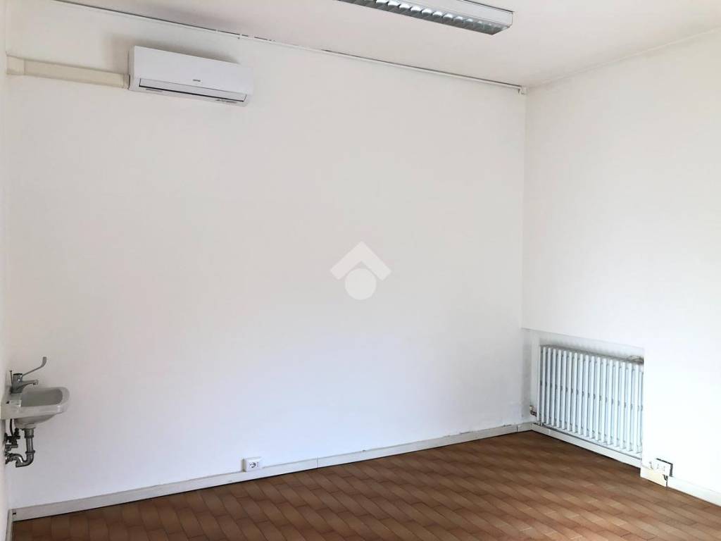Immobile a Ferrara in UFFICIO Via Bentivoglio - Foto 3