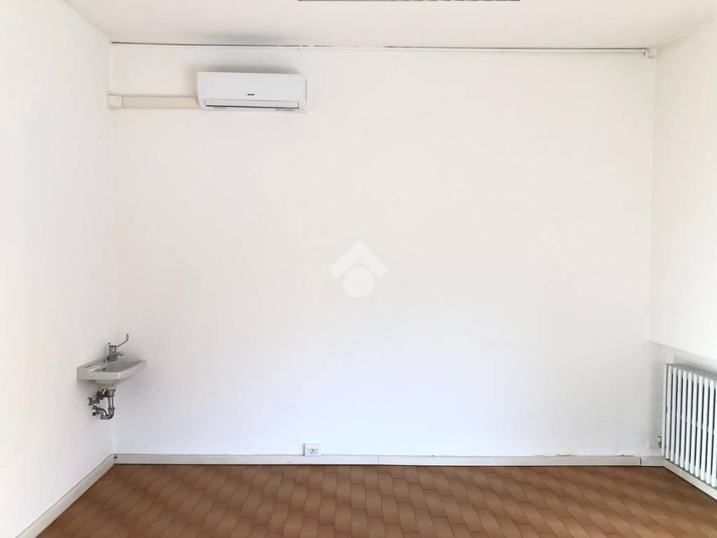 Immobile a Ferrara in UFFICIO Via Bentivoglio - Foto 4