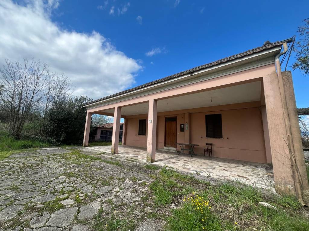Casa indipendente a Ceccano in Via Colle Leo Basso - Foto 2