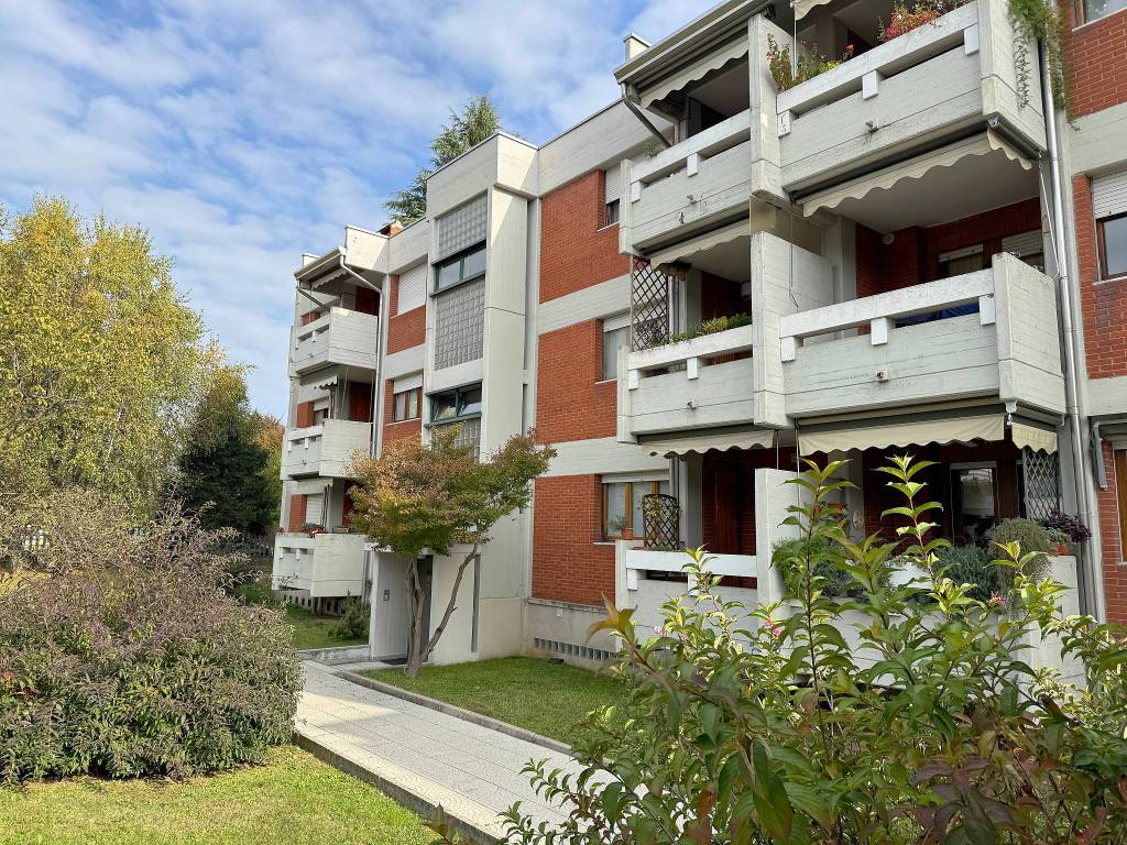 Appartamento a Vedano al lambro in Via Adamello, 1 - Foto 2