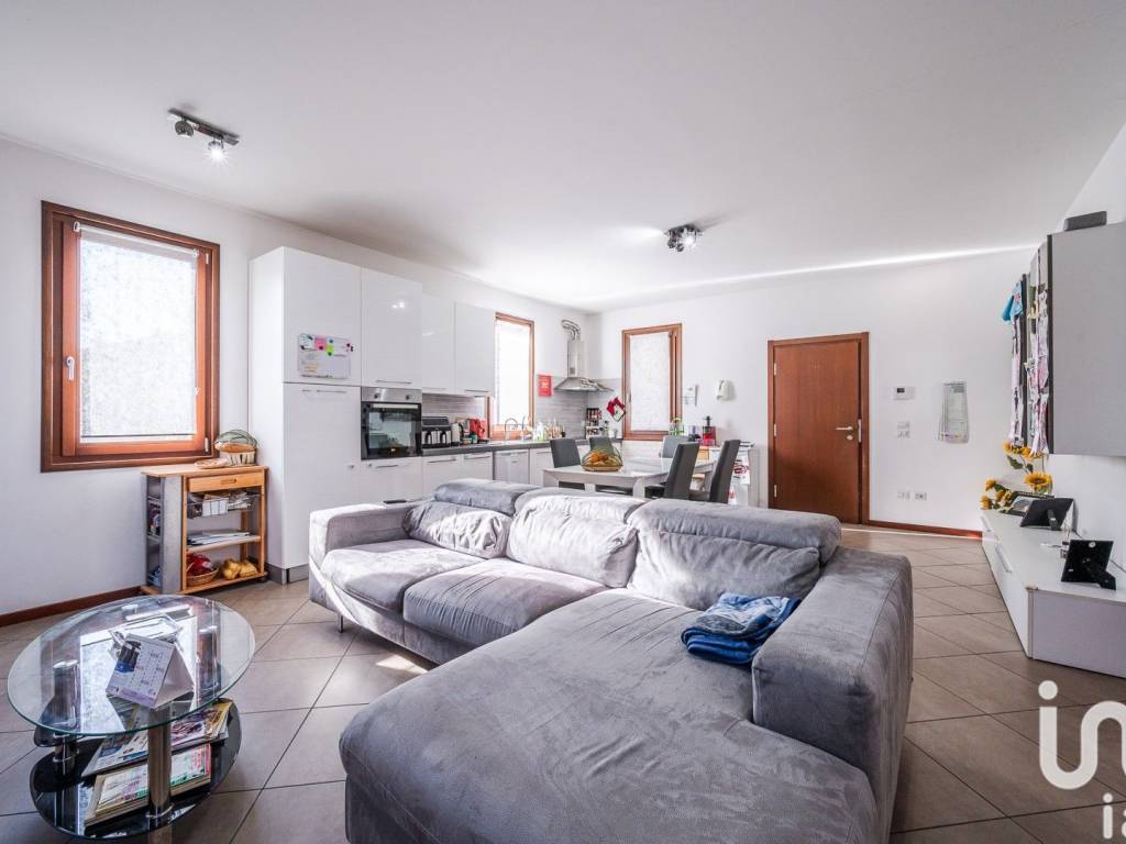 Villa a Novi di modena in Via Edmondo de Amicis, 40 - Foto 4