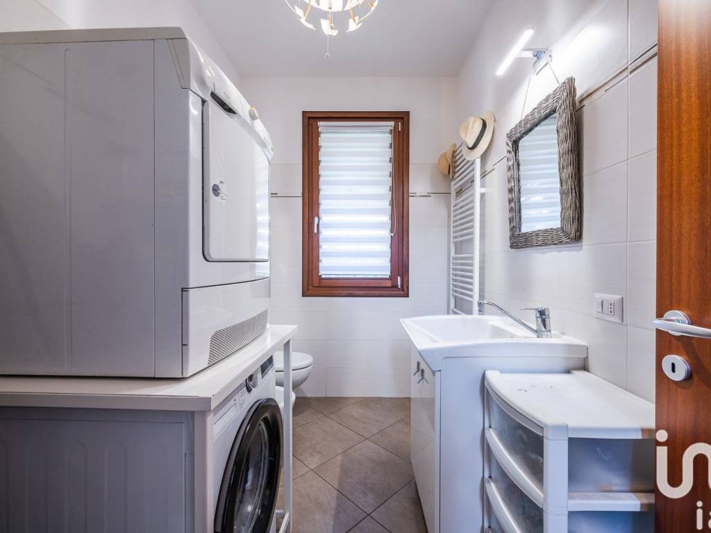 Villa a Novi di modena in Via Edmondo de Amicis, 40 - Foto 5