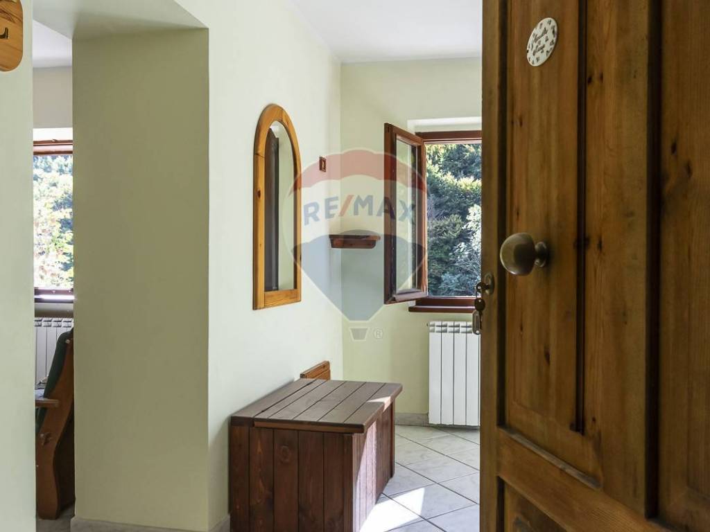 Casa indipendente a Villetta barrea in via Benedetto Virgilio, 192 - Foto 2