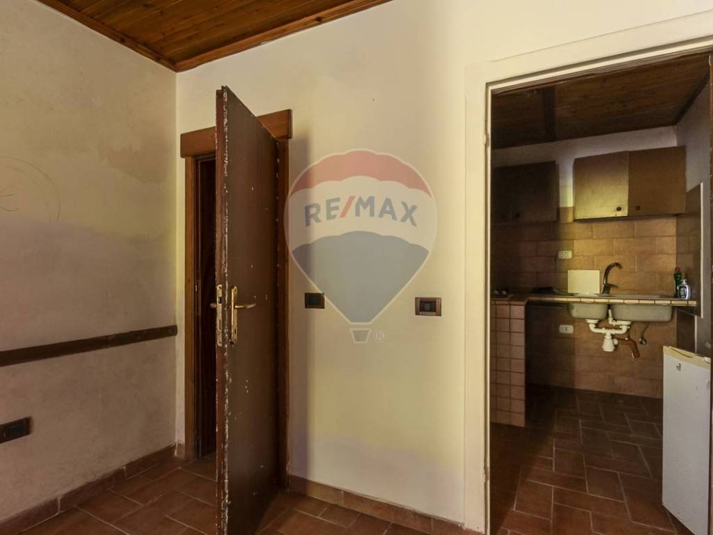 Casa indipendente a Villetta barrea in via Benedetto Virgilio, 192 - Foto 5