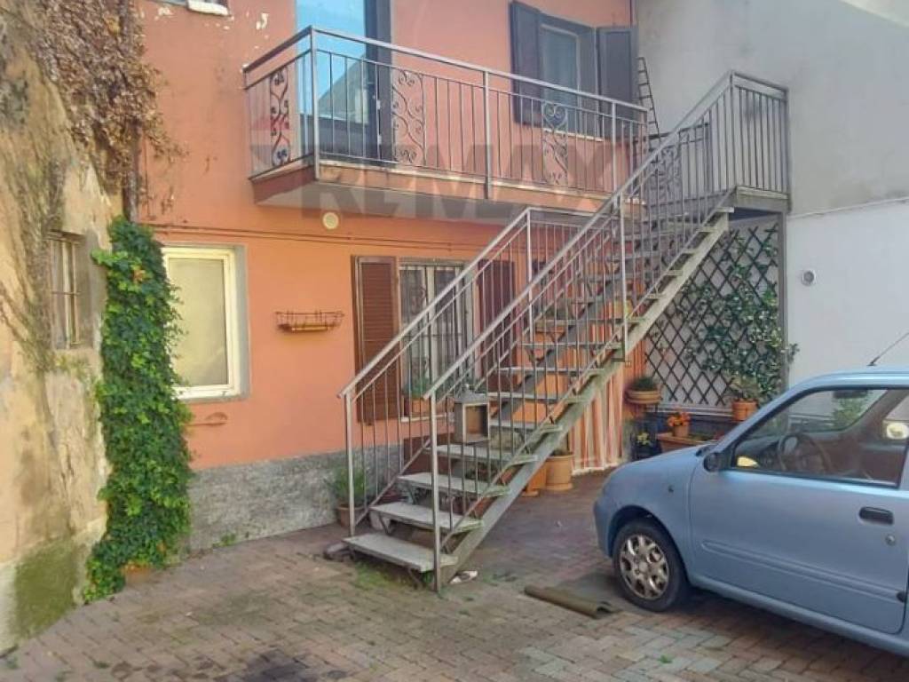 Appartamento a Brebbia in Via Vittorio Veneto, 12 - Foto 2