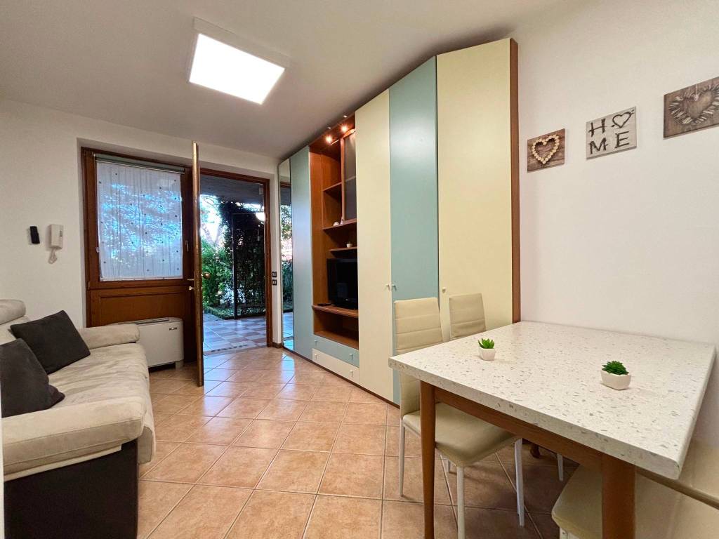 Appartamento a Desenzano del garda in Via Giulio Cesare, 20 - Foto 3