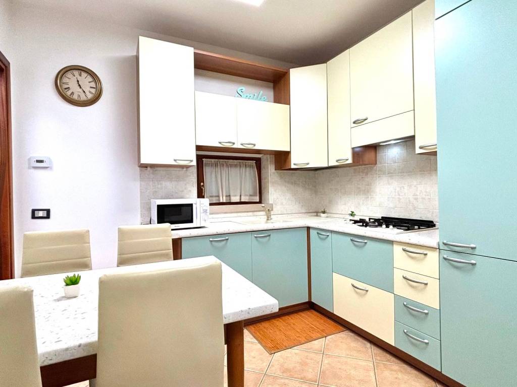 Appartamento a Desenzano del garda in Via Giulio Cesare, 20 - Foto 4