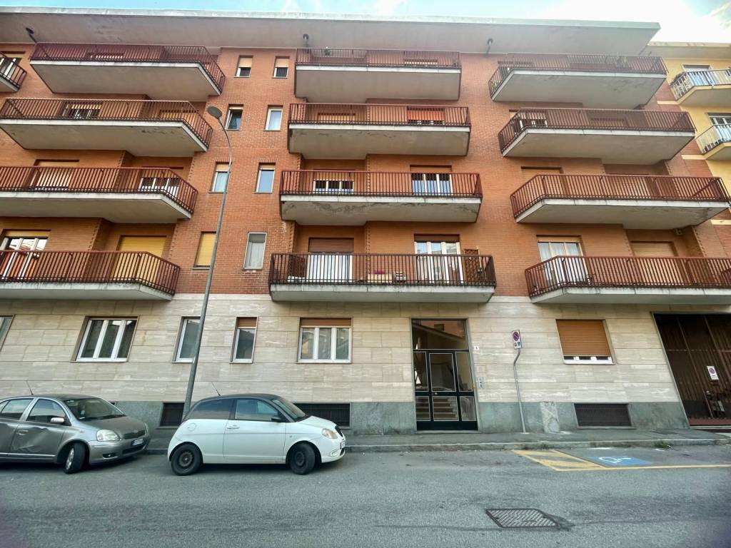 Appartamento a Pinerolo in Via Carlo Demo - Foto 3