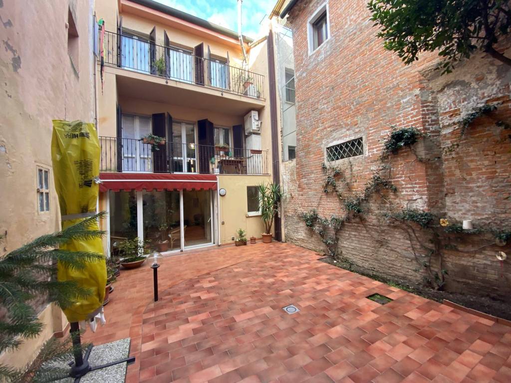 Casa indipendente a Ferrara in Via Colomba, 23 - Foto 3