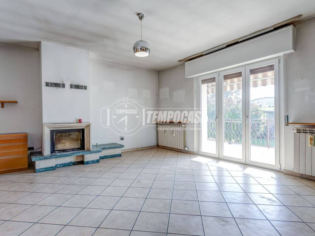 Villa a Castelletto sopra ticino in Via Ardeatine - Foto 2