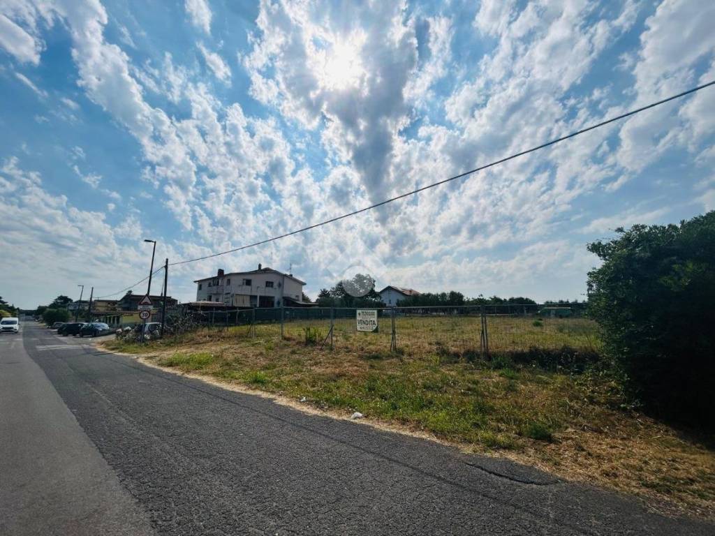 Terreno a Aprilia in VIA ADIGE - Foto 4