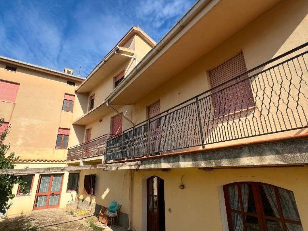 Casa indipendente a Laconi in Via Amsicora - Foto 2