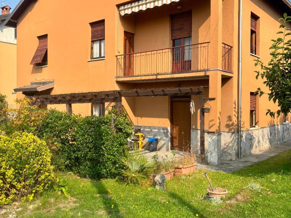 Villa a Castiglione olona in Via Monte Cimone, 35 - Foto 2