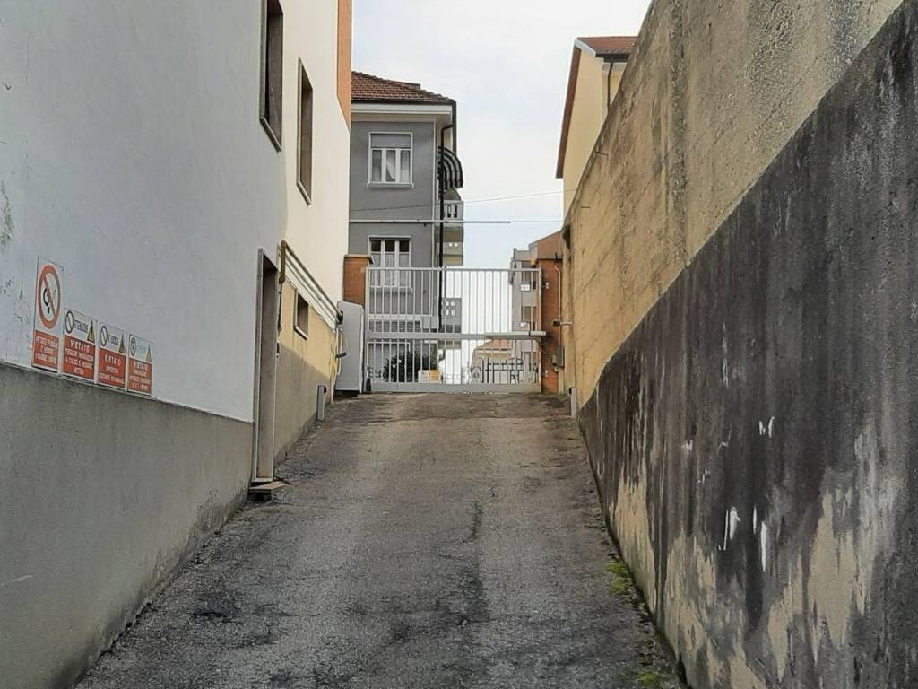 Box / garage a Pinerolo in Via Luigi Tessore - Foto 2