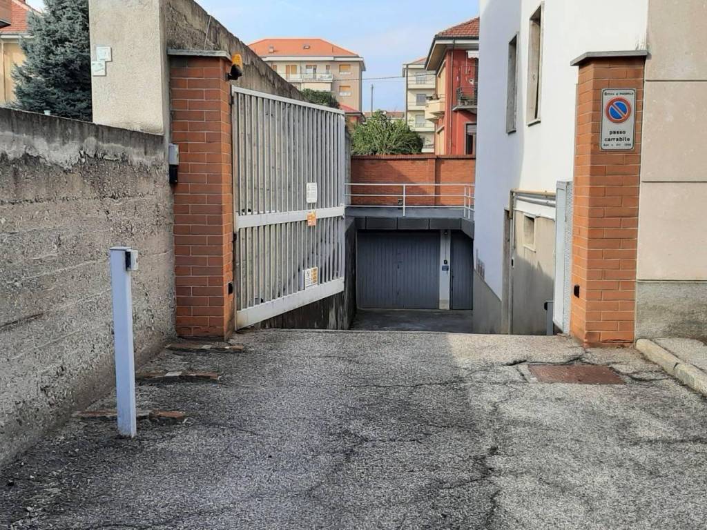 Box / garage a Pinerolo in Via Luigi Tessore - Foto 4