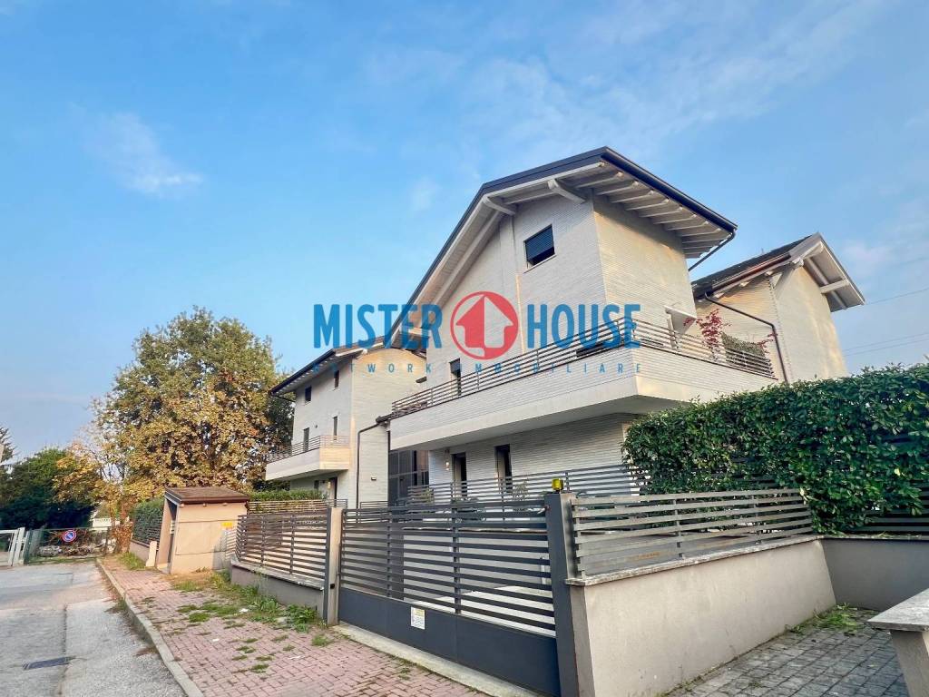 Appartamento a Cesano maderno in Via Flavio Gioia, 4 - Foto 2