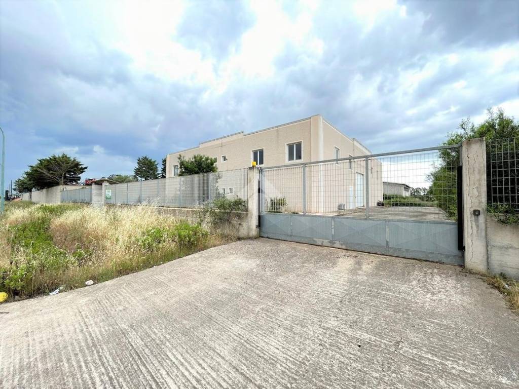 Immobile a Siamaggiore in Capannone Zona Industriale - Foto 5