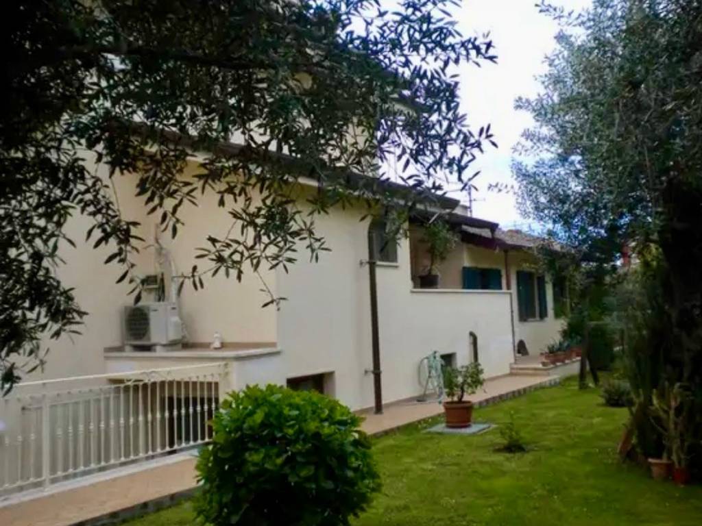 Villa a Seravezza in Via Giandiana - Foto 2