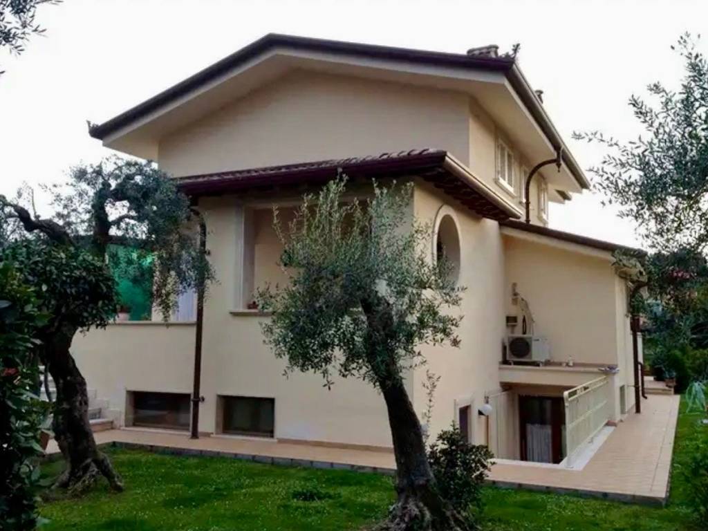 Villa a Seravezza in Via Giandiana - Foto 3