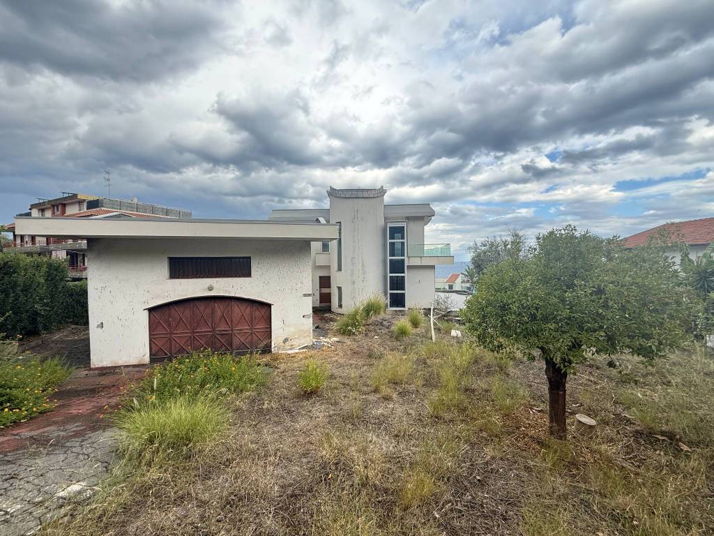 Villa a Aci castello in Via Litteri - Foto 2