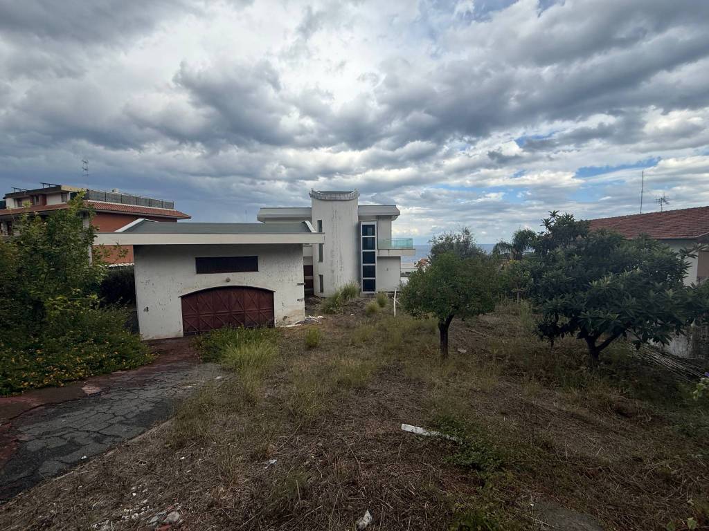 Villa a Aci castello in Via Litteri - Foto 3