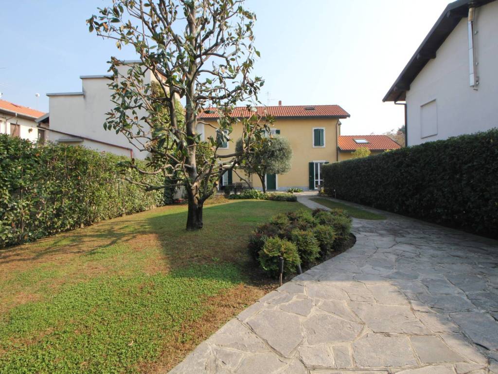 Villa a Marnate in Via Zara - Foto 2