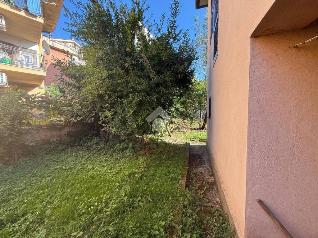 Villa a Artena in Via Giuseppe di Vittorio, 17 - Foto 2