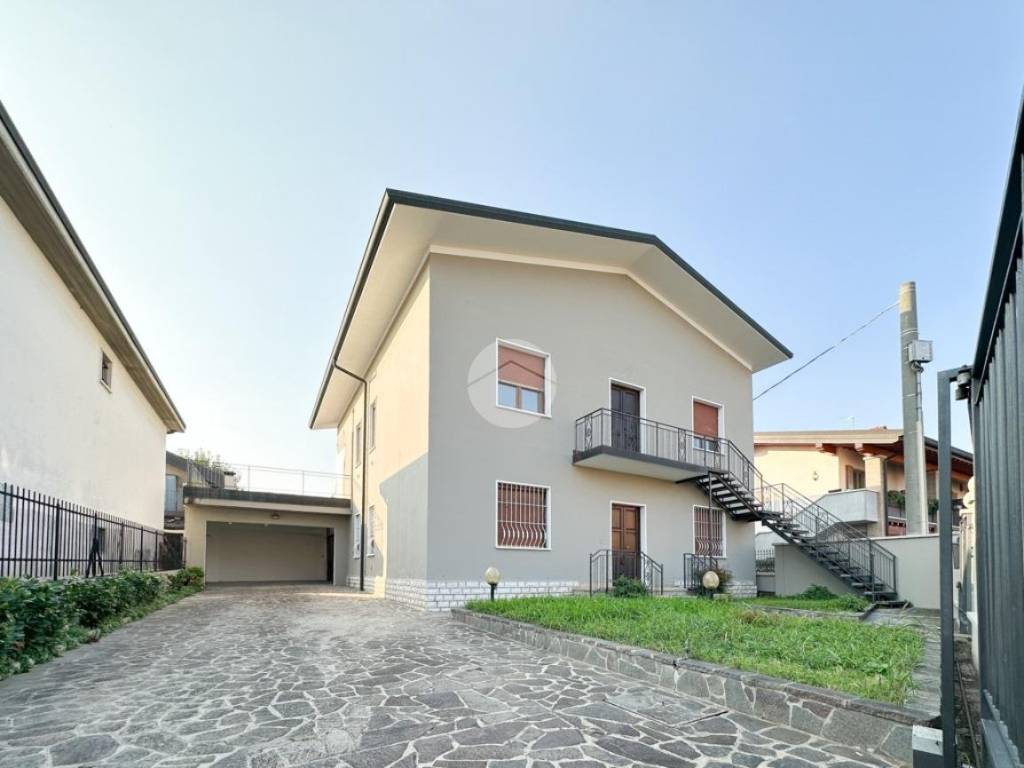 Appartamento a Castrezzato in Via G. Pascoli, 10 - Foto 5