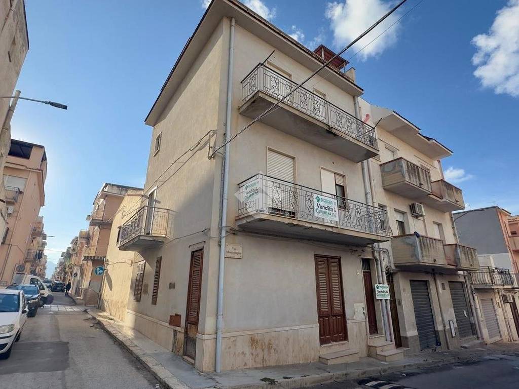 Casa indipendente a Balestrate in Via Monte Grappa, 97 - Foto 2