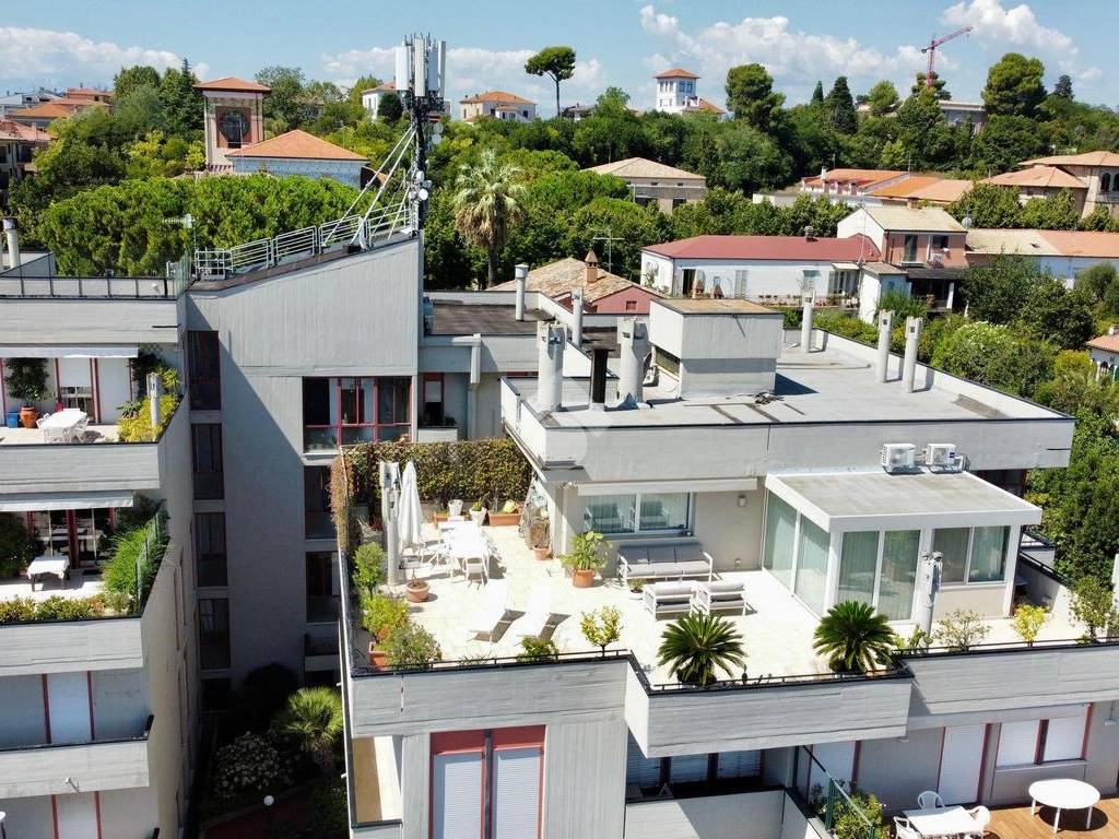 Attico / mansarda a Giulianova in Viale Dello Splendore, 12 - Foto 3