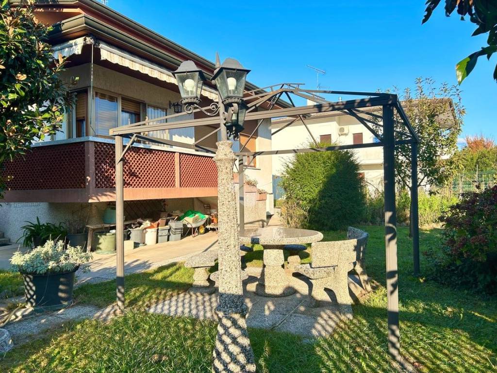 Villa a Udine in via Umberto Caratti, 19 - Foto 2