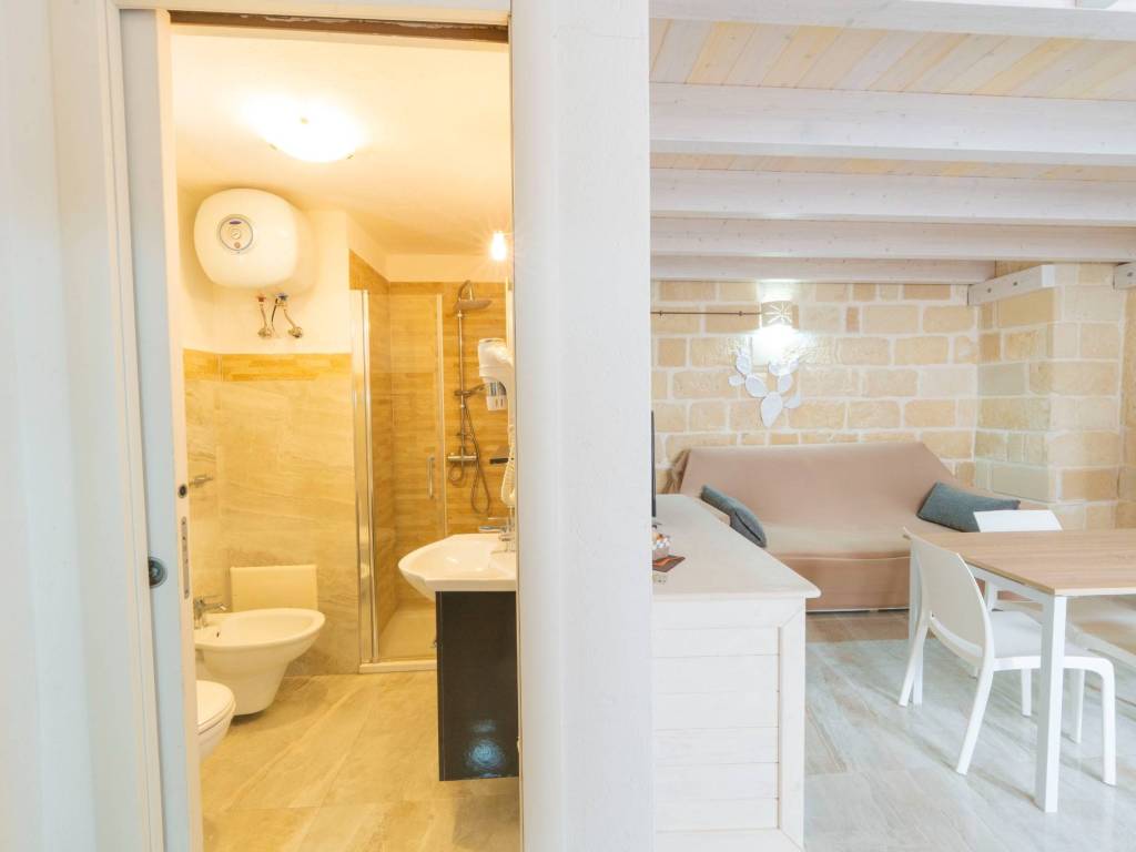 Casa indipendente a Castro in Vico Pietro Micca, 6 - Foto 2