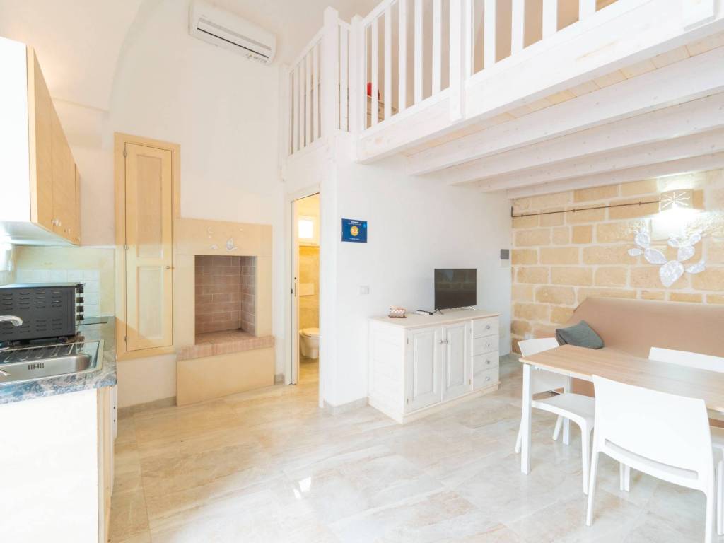 Casa indipendente a Castro in Vico Pietro Micca, 6 - Foto 3