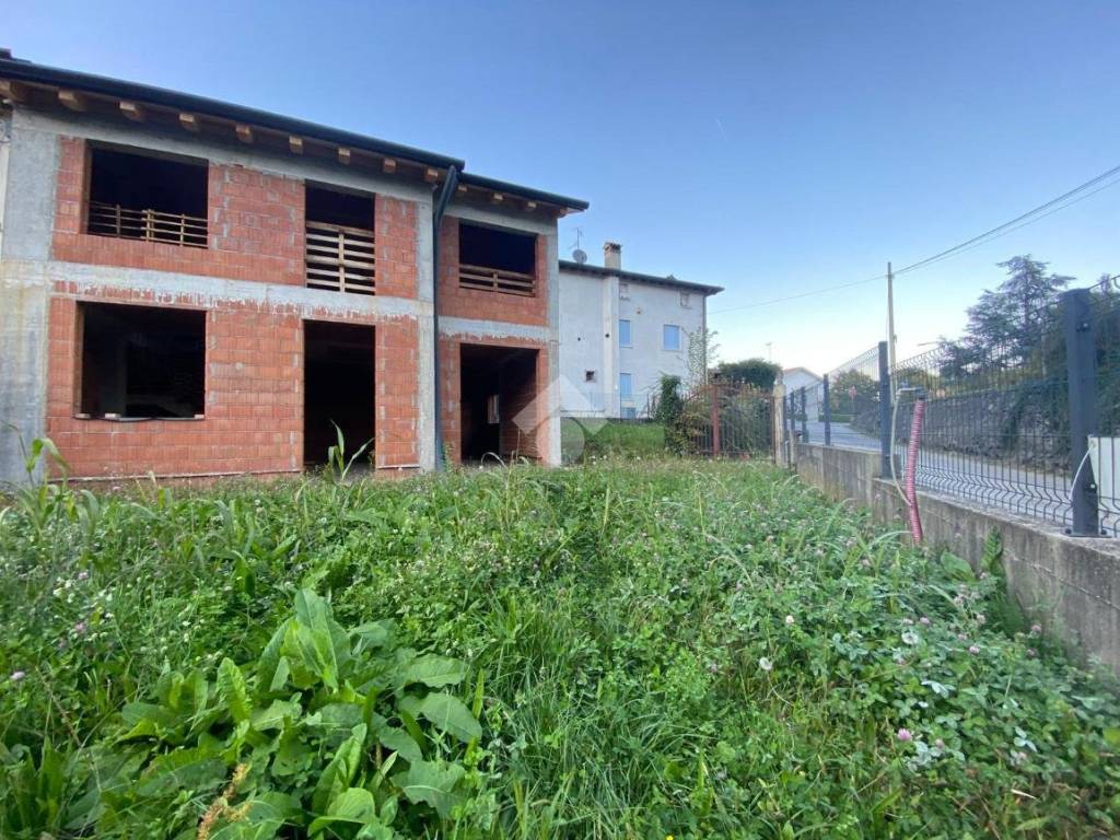 Villa a Cornuda in Via Ospedale, 15 - Foto 3
