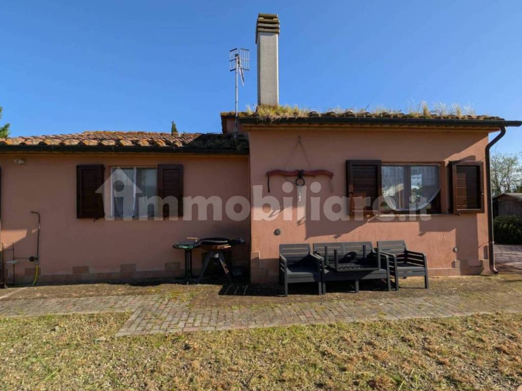 Villa a Roccastrada in Strada Provinciale Pian del Bichi - Foto 2